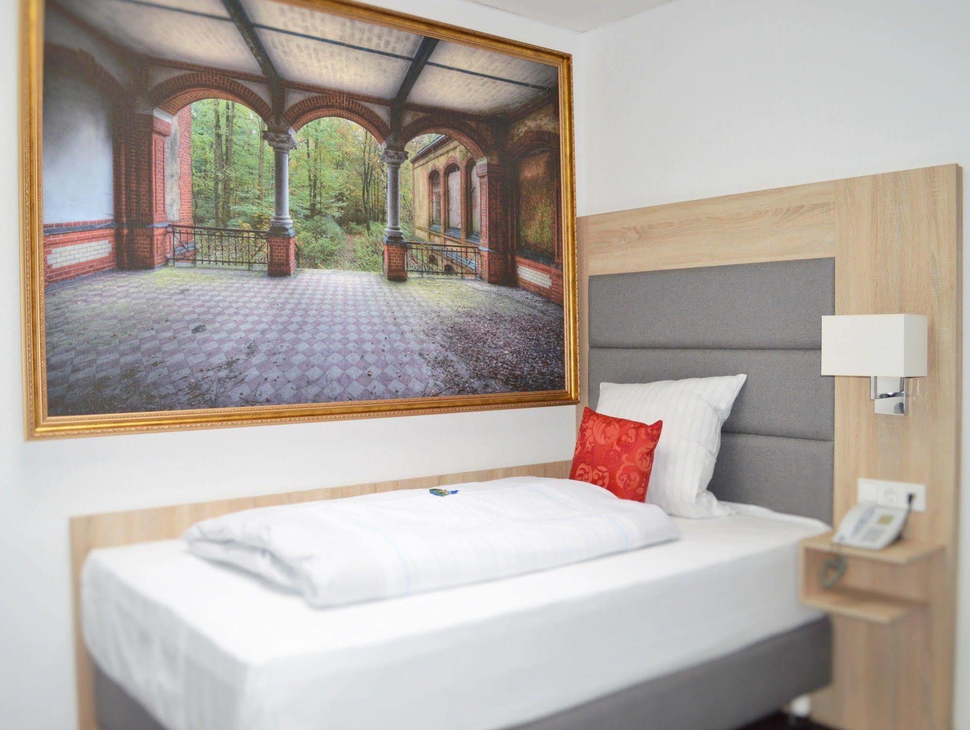 Pallas Hotel 3*