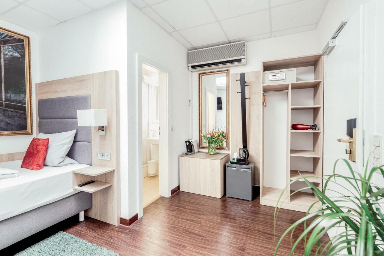 Pallas Hotel 3*