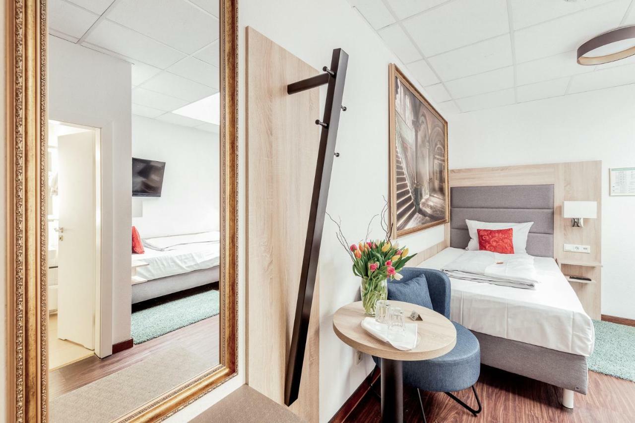 Hotel Pallas 3*